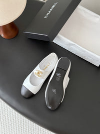 26B Mary Jane Ballet Flats
