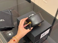 Round Clutch with Chain