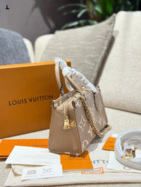 OnTheGo East West Bag