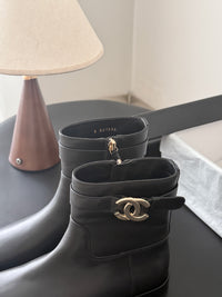 26K Leather Boots