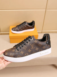 Low Top Sneakers