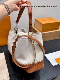 Capucines Bag