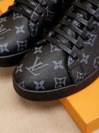 Low Top Sneakers
