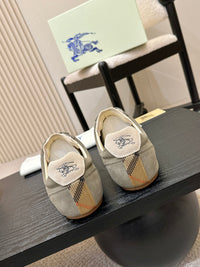 Knight Runner Sneakers