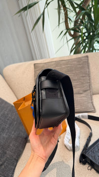 Bosphore Wearable Wallet Bag