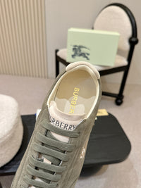 Knight Runner Sneakers