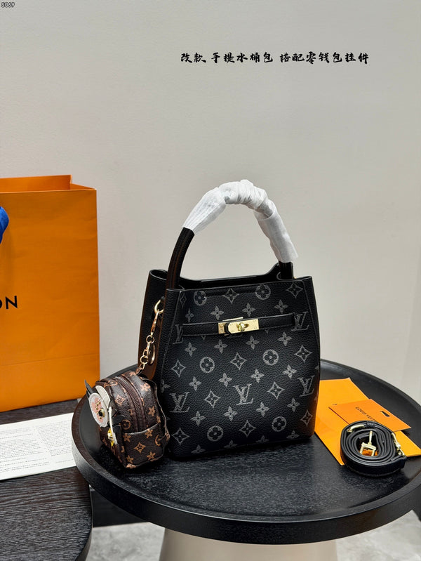 Capucines Mini Bag