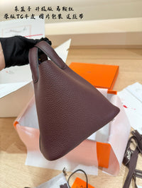 Picotin Lock 18 Clemence Leather
