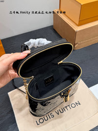 Vanity Chain Pouch
