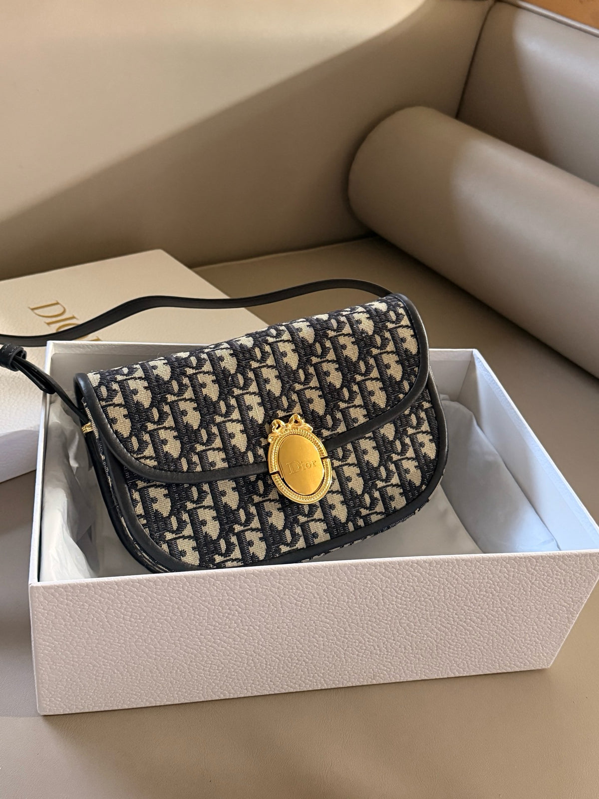 Médaillon Flap Bag
