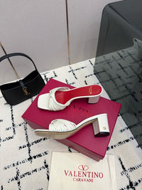26S Garavani Annet Mules