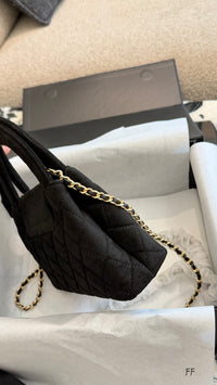 Kelly Re-Edition Bag