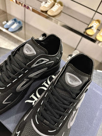 B30 Sneakers