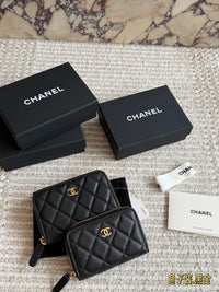 Classic Zipped Coin Purse