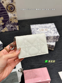 Gardenia Wallet in Patent Leather