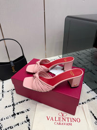 26S Garavani Annet Mules