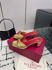 26S Garavani Annet Mules