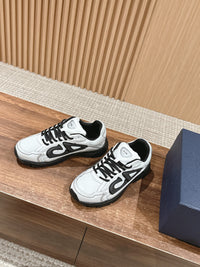 B30 Sneakers