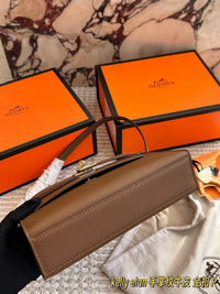 Kelly Classique To Go Wallet
