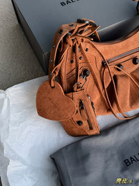 Le Cagole Shoulder Bag