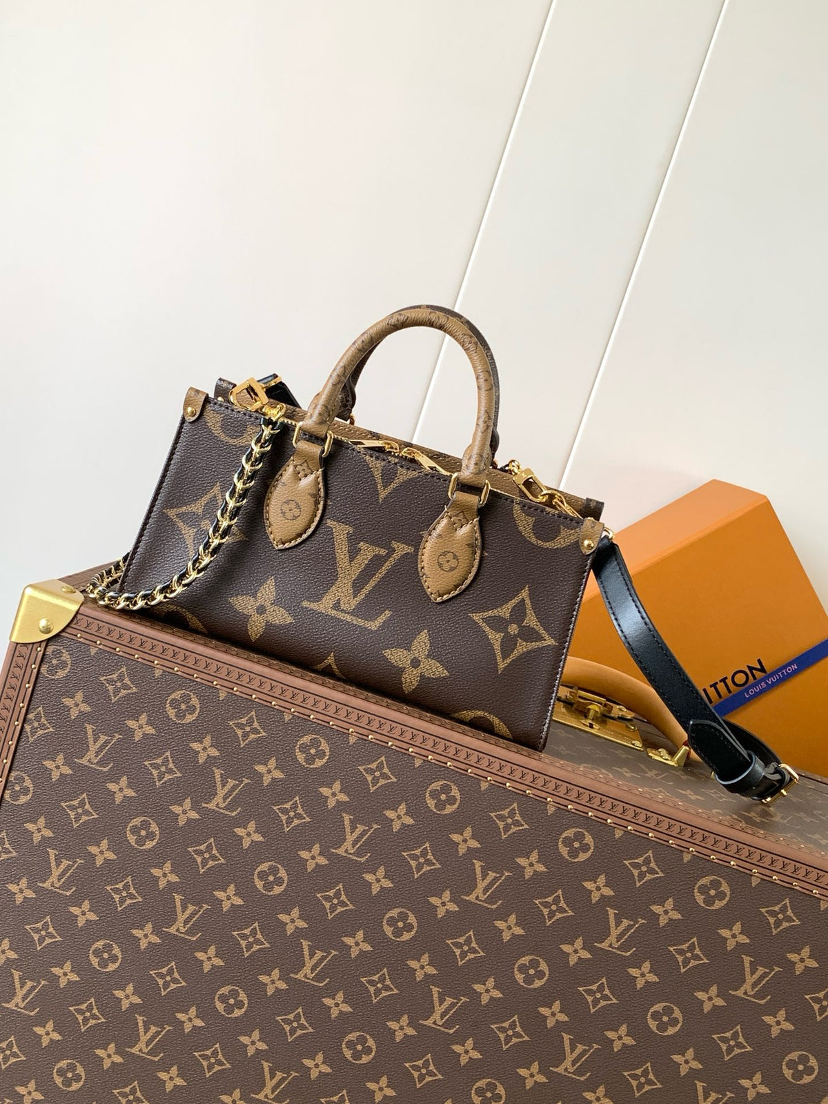 OnTheGo East West Bag