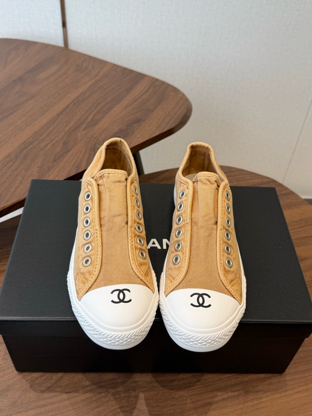 26S Slip-on Sneakers