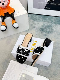 Dway Heeled Slides