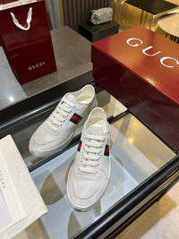 Stretch Low Top Trainers