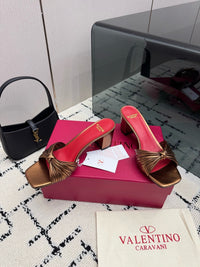 26S Garavani Annet Mules