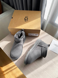 Classic Ultra Mini Boots