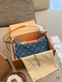Hills Pochette