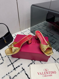 26S Garavani Annet Mules