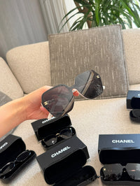 Signature Pearl Sunglasses