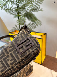Simply Shoulder Bag