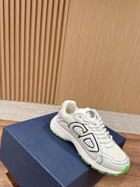 B30 Sneakers
