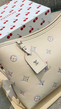Carryall East-West Bag