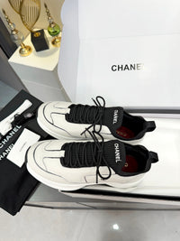 Logo Sneakers