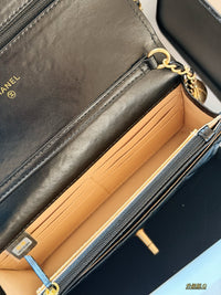 Wallet on Chain Gold Ball