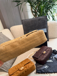 Classic Flap Medium Suede