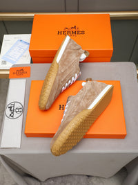 Trail Sneakers