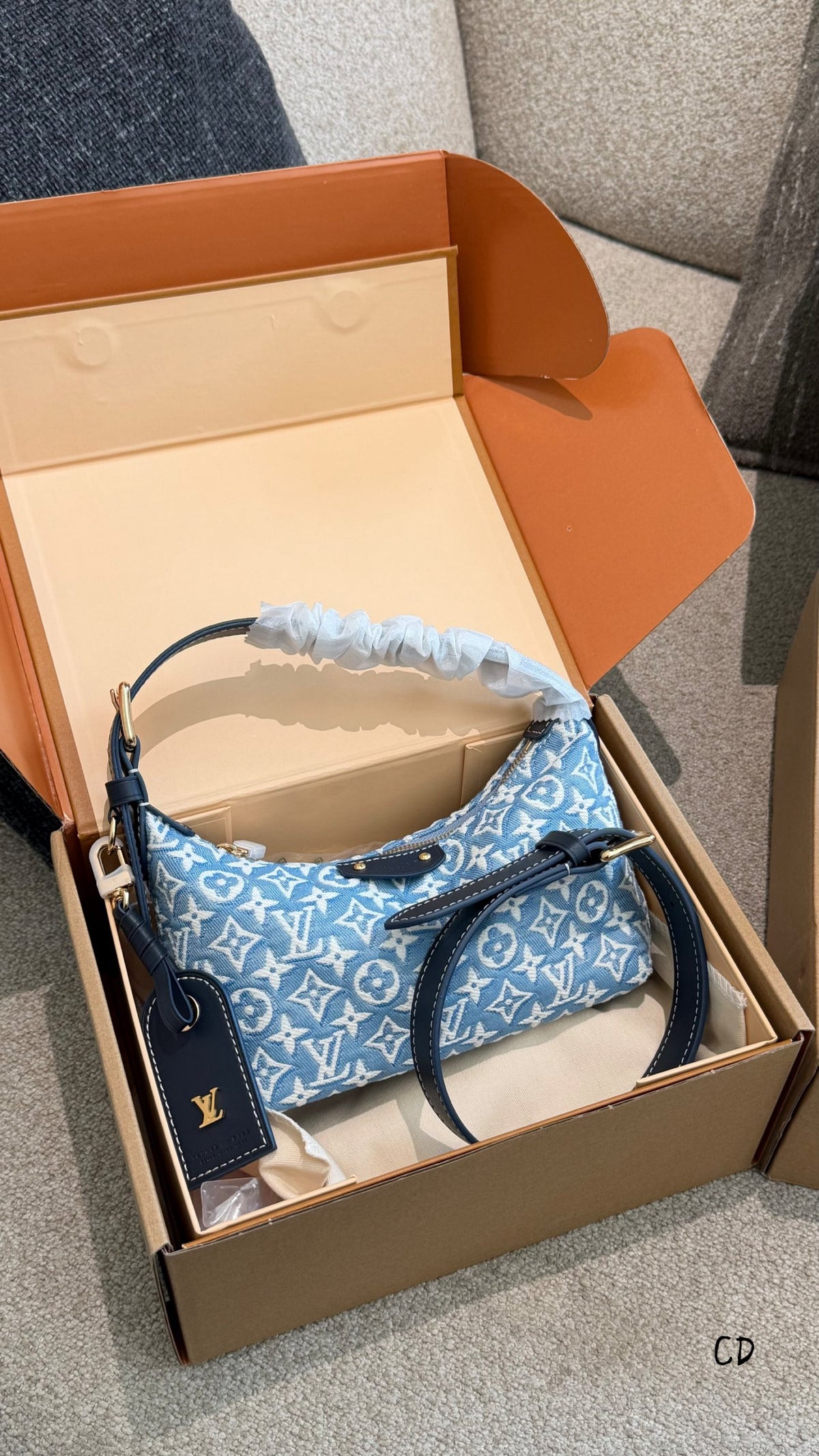 Hills Pochette