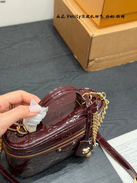 Vanity Chain Pouch
