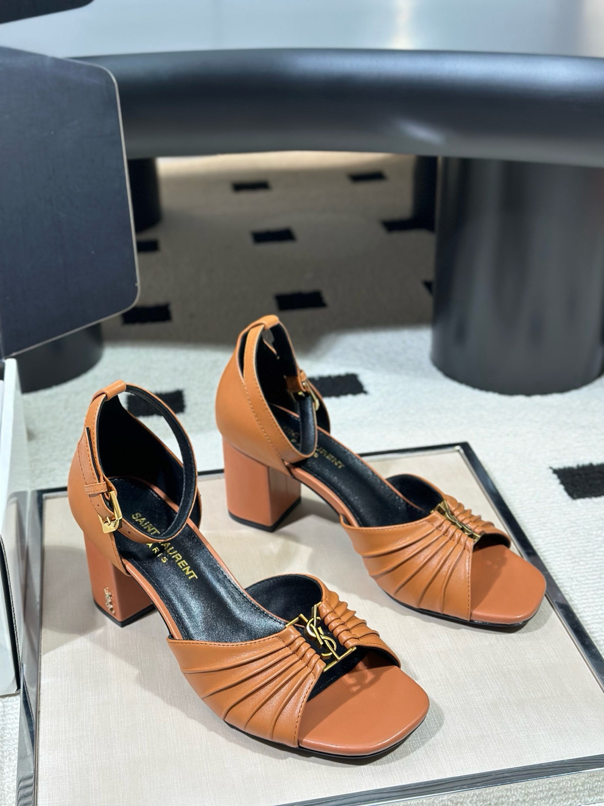26S Babylone Leather Mules