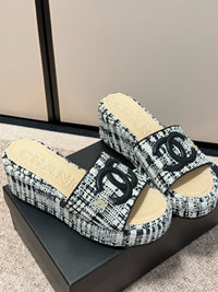 26K Platform Slides