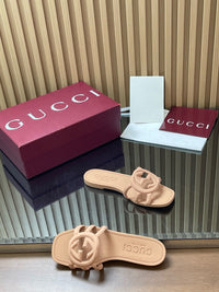 Interlocking G Slide Sandals