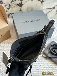Le City Pouch Shoulder Bag