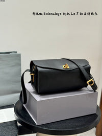 Le 7 Shoulder Bag