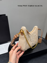 Re-Edition Crochet Shoulder Bag