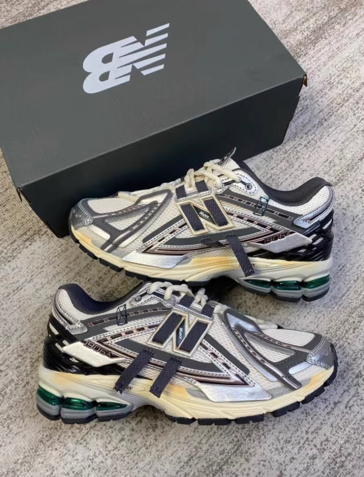 NB1906A Silver Gold Metallic