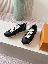 Drop 300 Sneakers